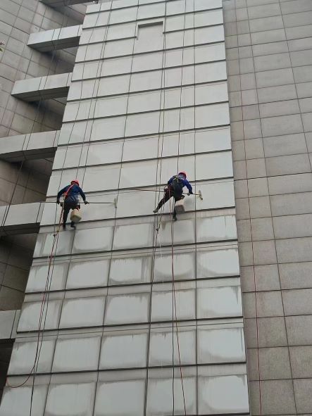 屏山高空外墙清洗